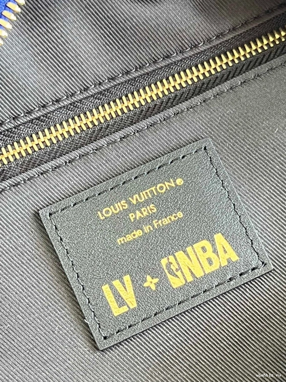 WIS VUITTON KIT LOUIS DOPP 1214